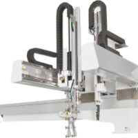 CT/CT2: Clamp-End Traverse Take-out Robots | Yushin America